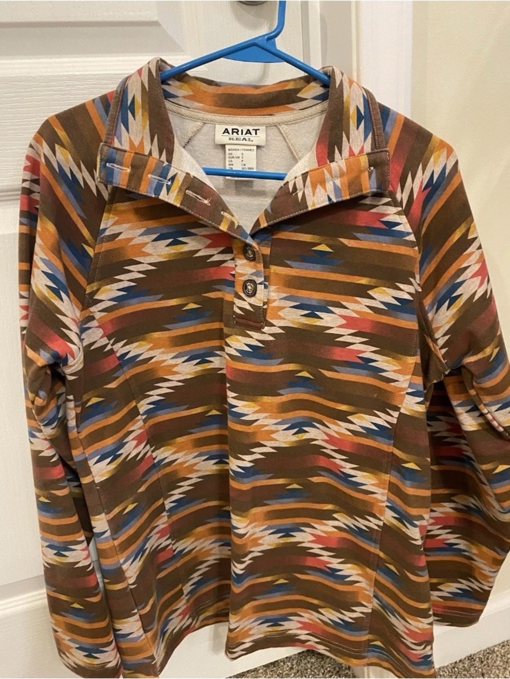 ARIAT Womens 1/4 button
Sweatshirt, Sz S Aztec Western